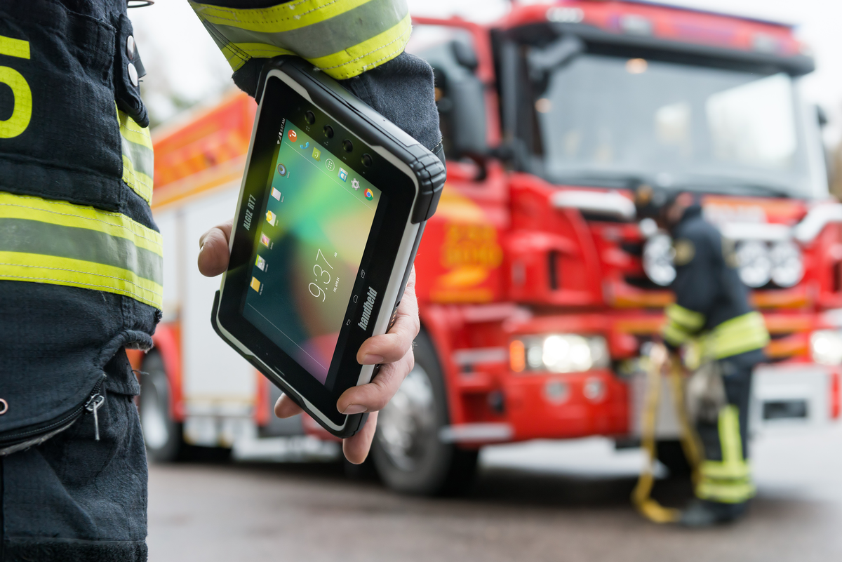 Why Do Frontline Workers Need OEM Android Rugged Tablet