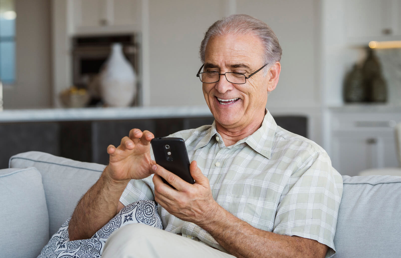 How to Effectively Charge Mobile Phones for Seniors?