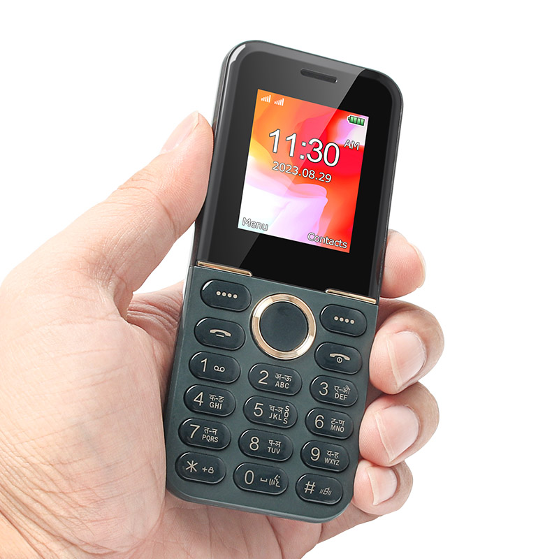 Feature phone UNIWA E1806 (4)